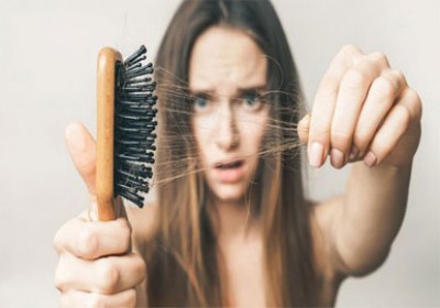 علت ریزش مو در خانم ها