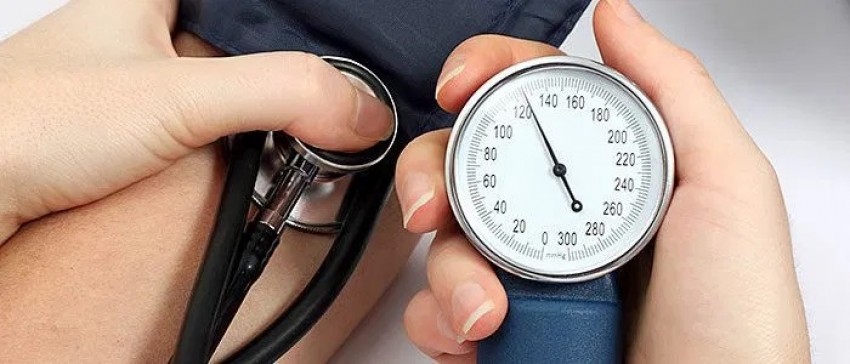 هفت نشانه جدی افت فشار خون چیست ؟