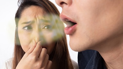 علت بوی بد دهان چیست؟+