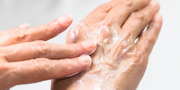 چگونگی درمان پوسته پوسته شدن دست‌ها
