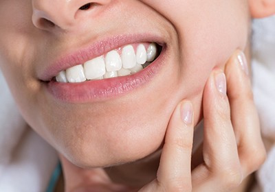 رازهای سلامت دندانی؛ شناسایی علائم دندان قروچه و روش‌های نوین برای درمان آن